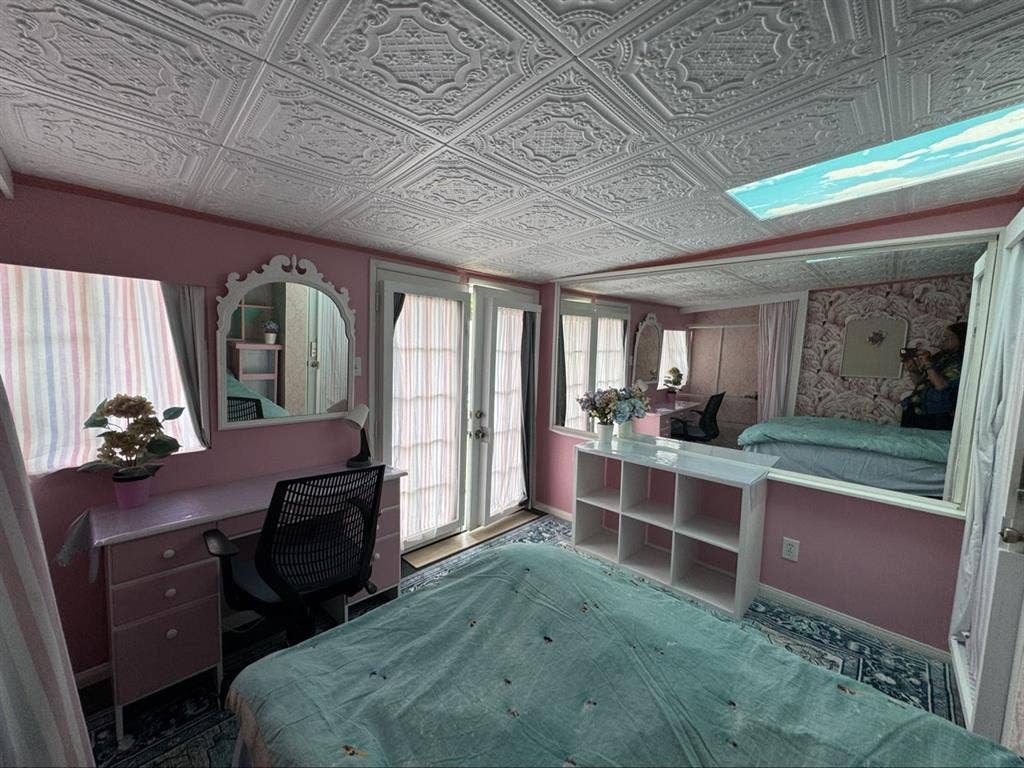 Room in  a Female Only Household