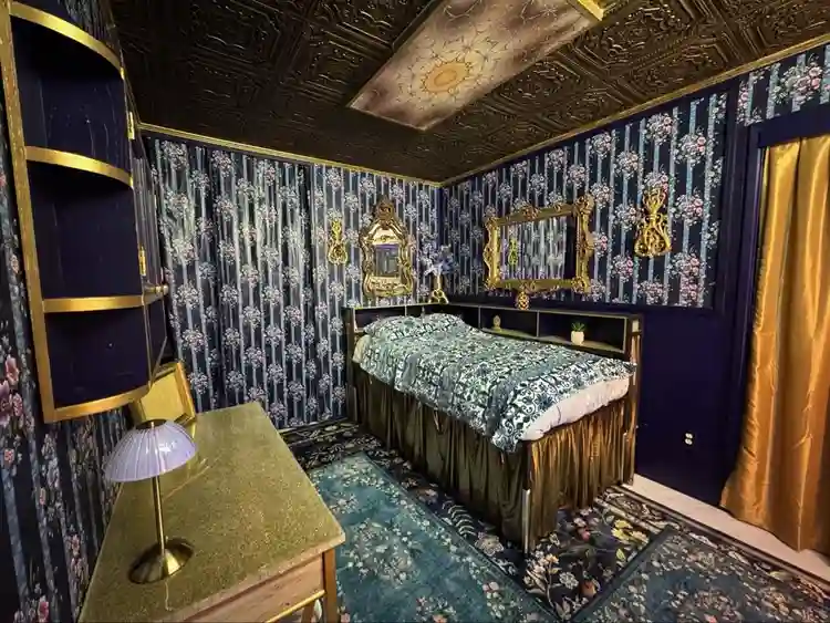 Room in a Female Only Household