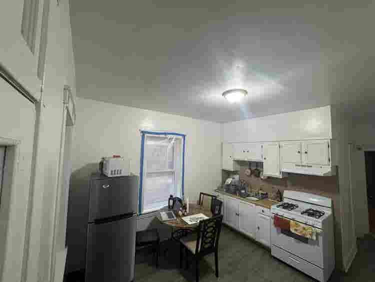 I’m looking for a roommate