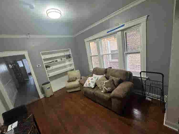 I’m looking for a roommate