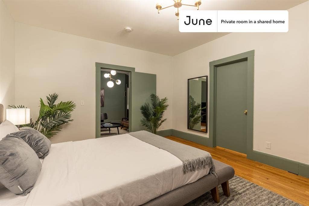 4 BR in Boston