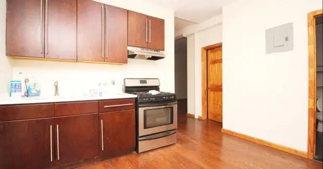 Rogers Ave – 73