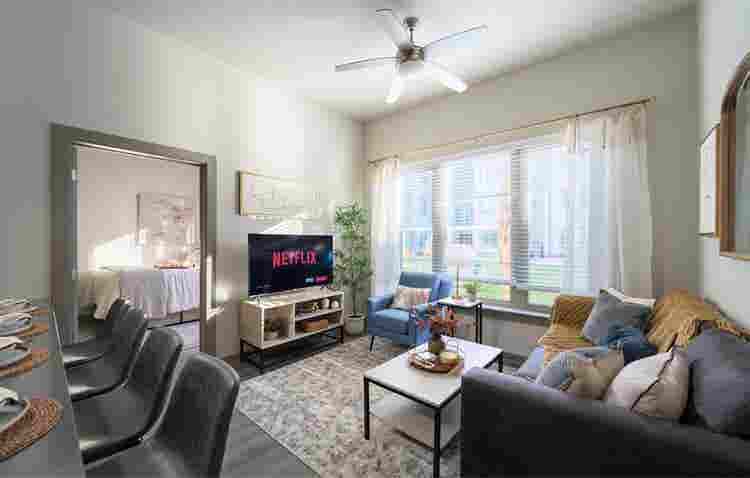 URGENT* sublet at the metropolitan