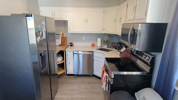 Furnished Room + Bath w Free Utils