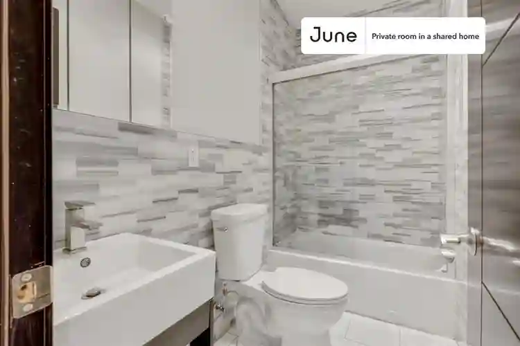 4 BR in New York City