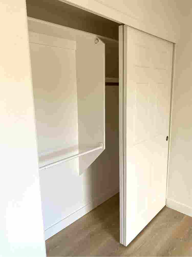 Looking for female roommate