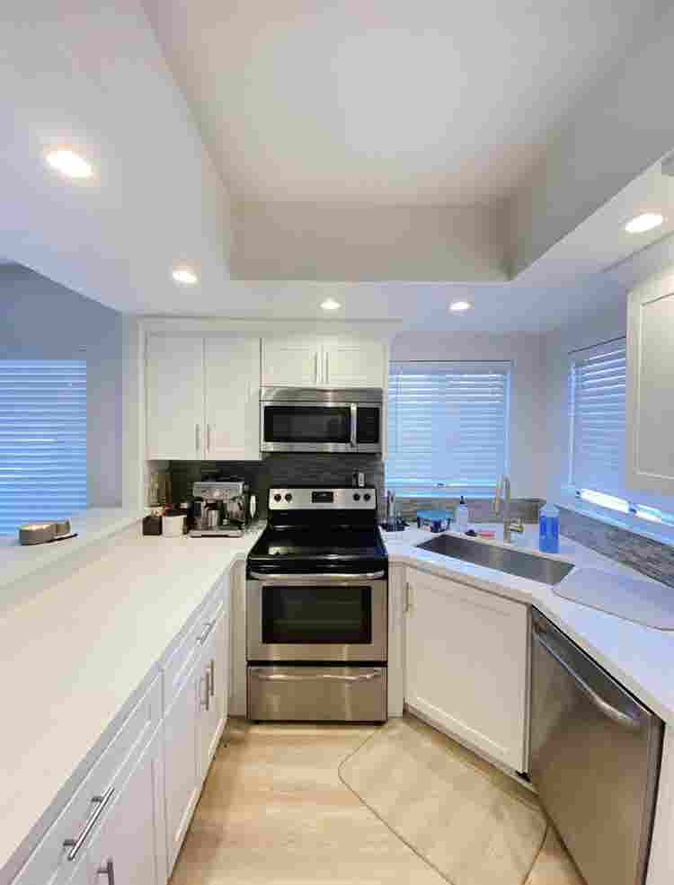 Looking for female roommate