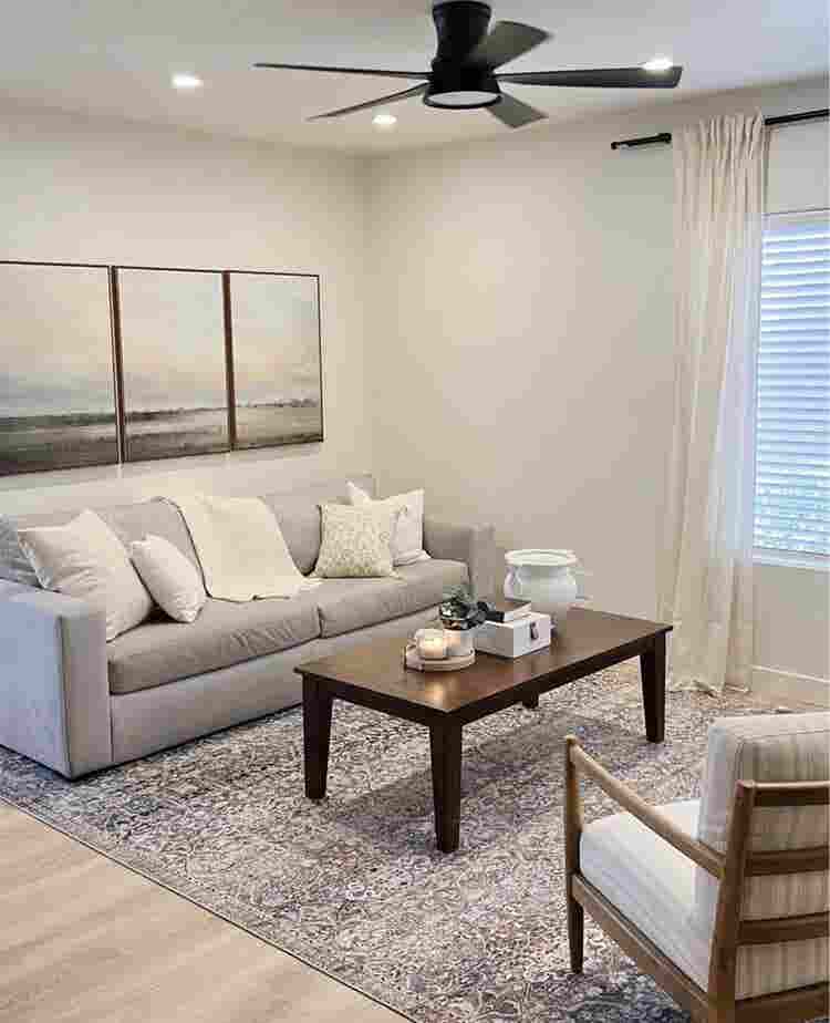 Looking for female roommate