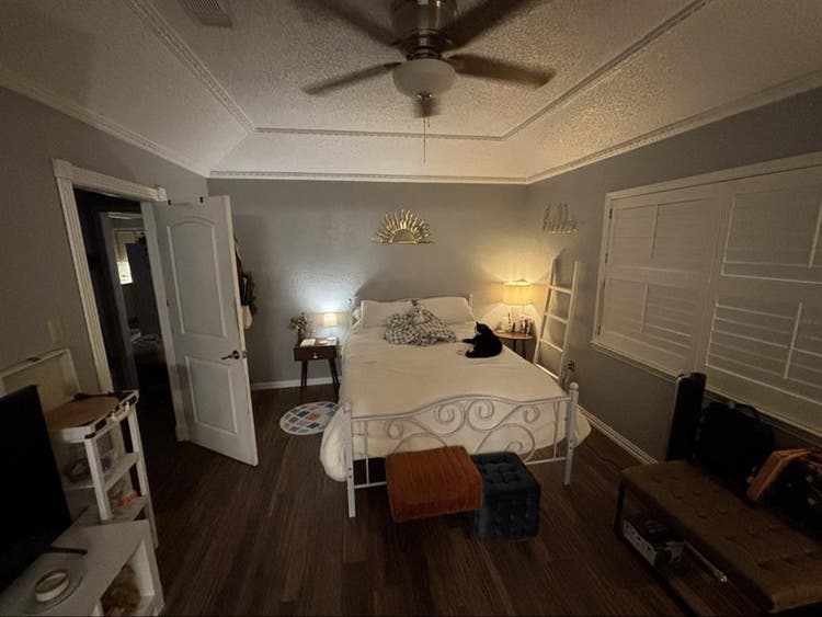 Extra room for rent!! :)