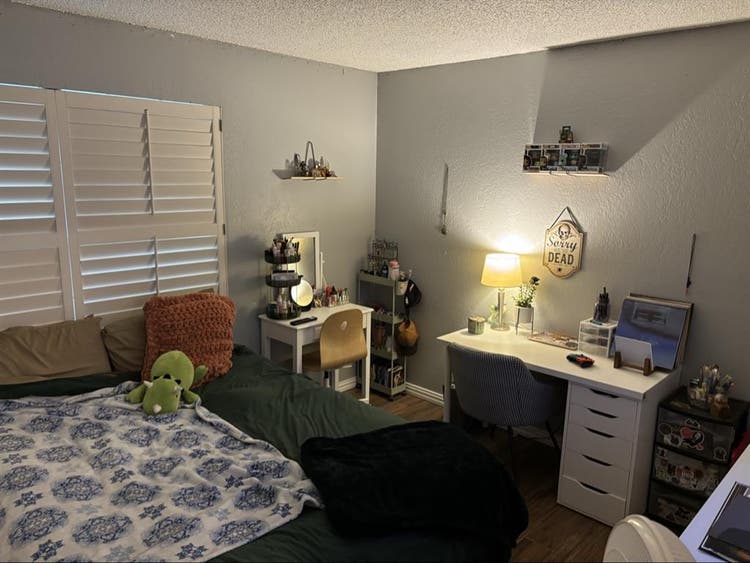 Extra room for rent!! :)