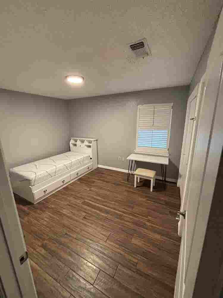 Extra room for rent!! :)