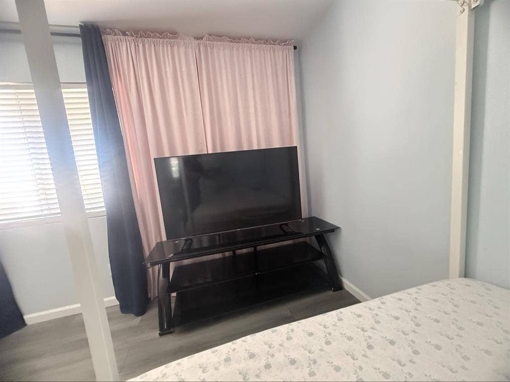 Furnished Queen room for rent
