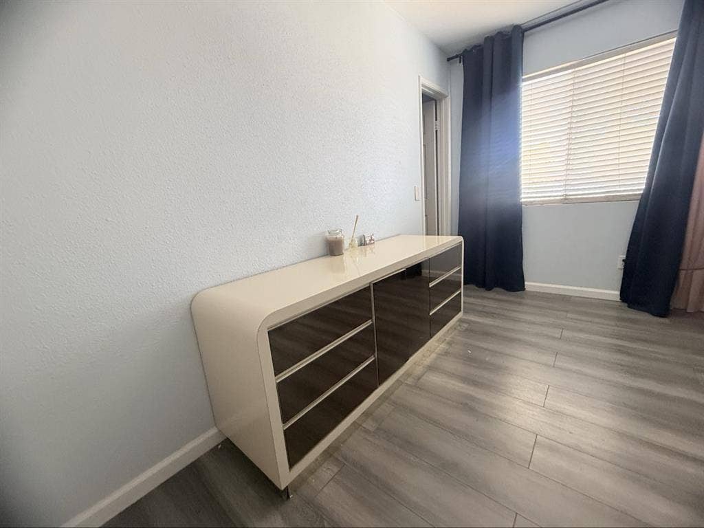 Furnished Queen room for rent