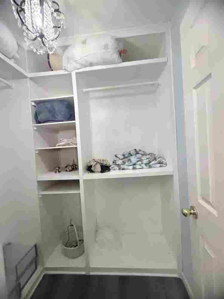 Furnished Queen room for rent
