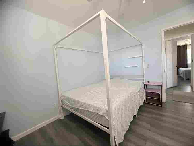Furnished Queen room for rent