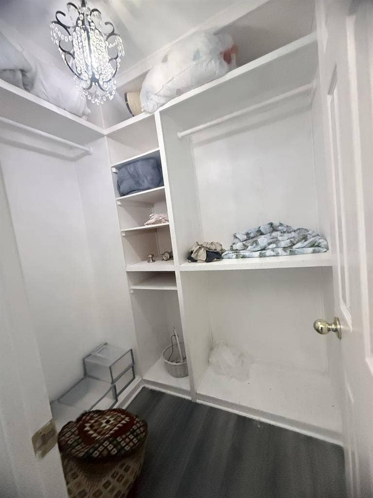 Furnished Queen room for rent