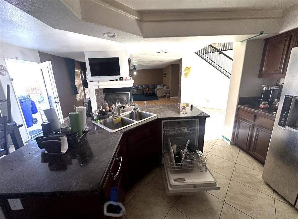 Furnished Queen room for rent