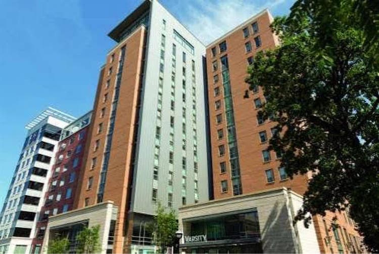 Nice apartment looking for rooomies