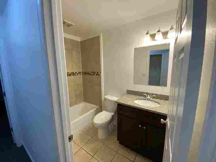 Room w/ shared Bathroomm