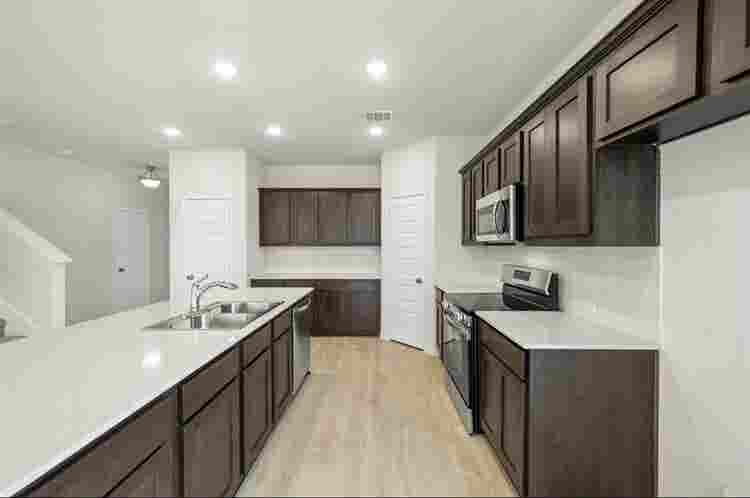 Furnished Rooms in Luxury Home UNT
