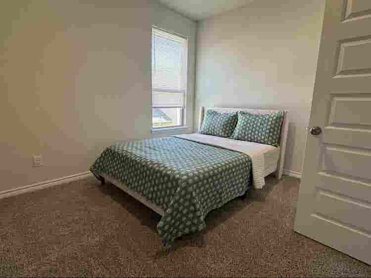 Furnished Rooms in Luxury Home UNT