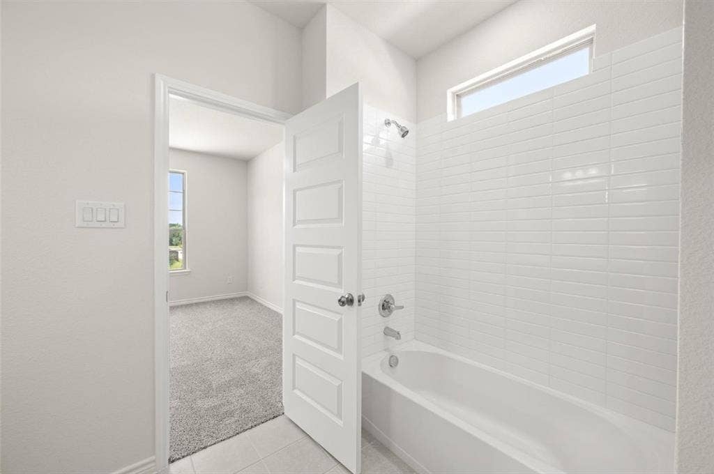 Furnished Rooms in Luxury Home UNT