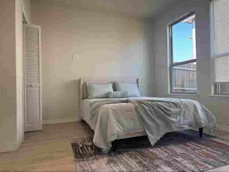 Furnished Rooms in Luxury Home UNT