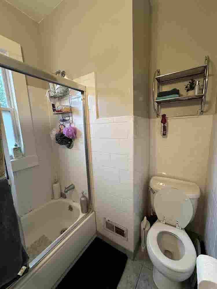 Room in Pentagon City House