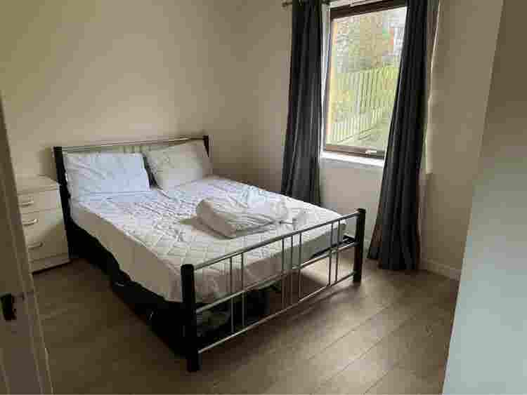 Looking for a female roommate