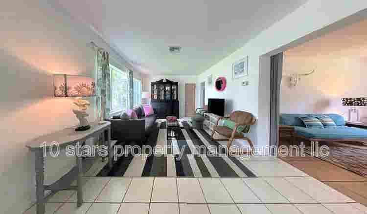 LOOKING FOR ROOMATE ASAP