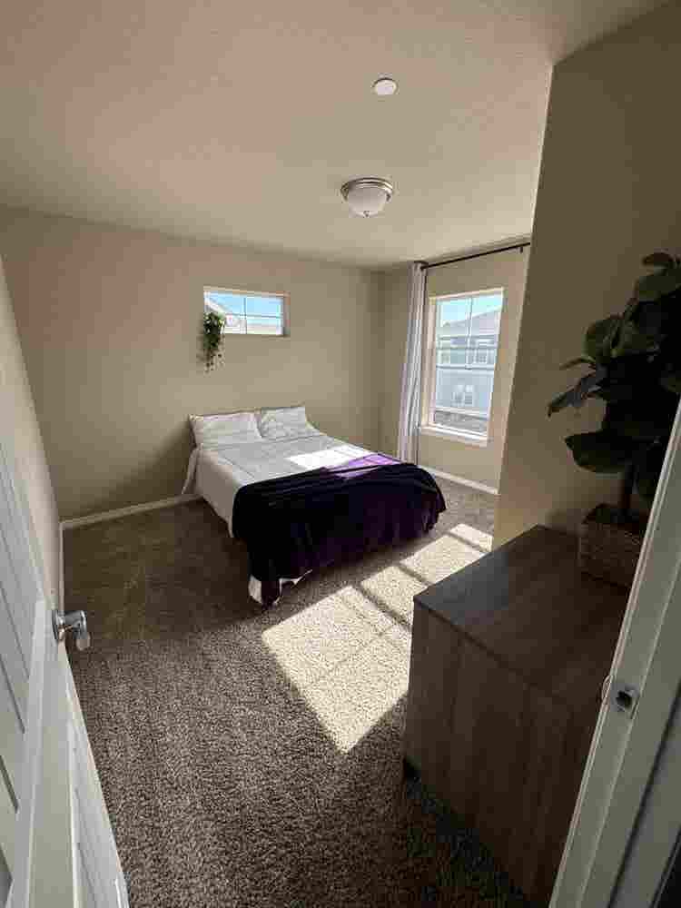 2 furnished bedrooms and bathroom