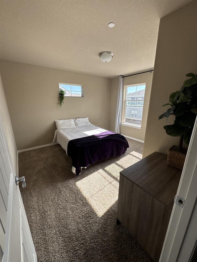 2 furnished bedrooms and bathroom
