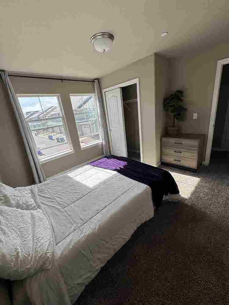 2 furnished bedrooms and bathroom