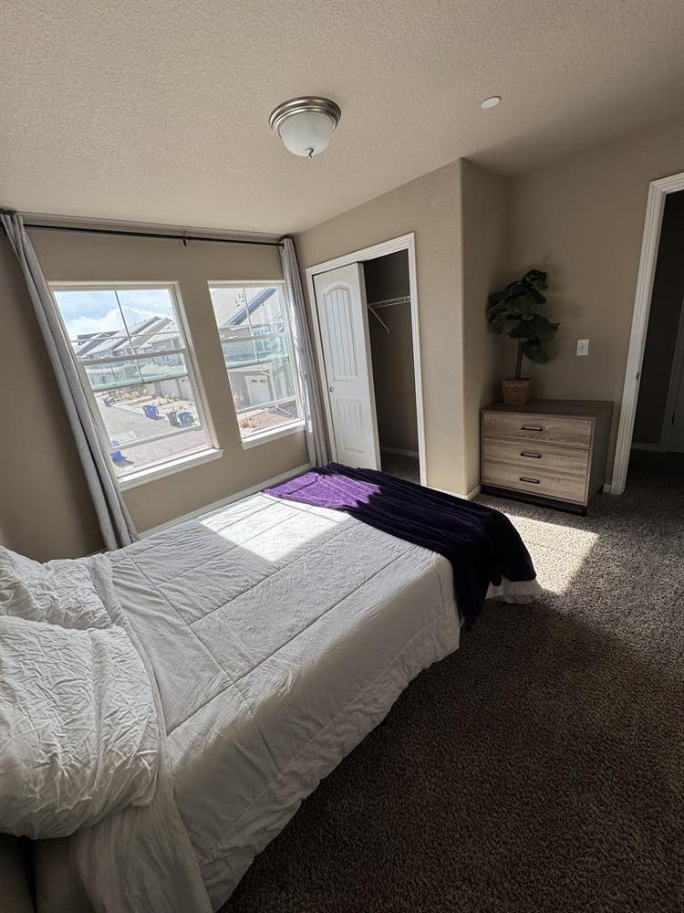 2 furnished bedrooms and bathroom
