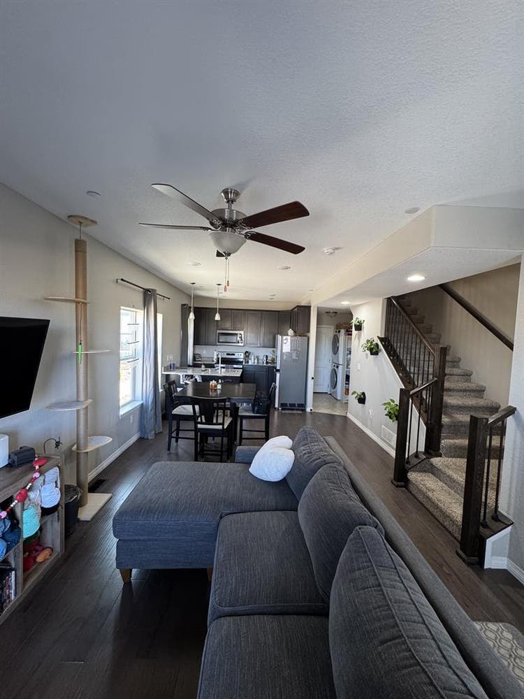 2 furnished bedrooms and bathroom