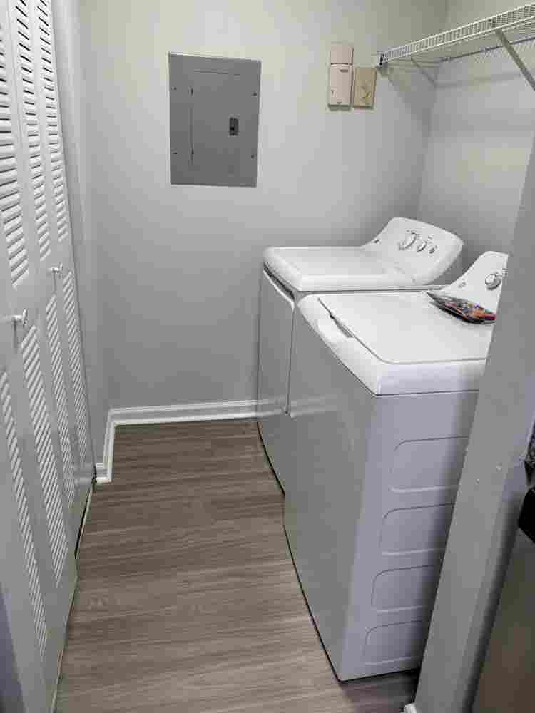 2 bedroom apartment!!