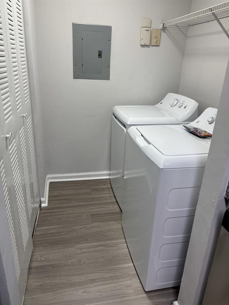 2 bedroom apartment!!