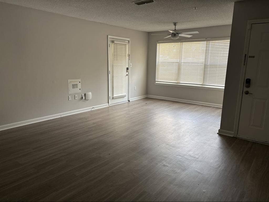 2 bedroom apartment!!