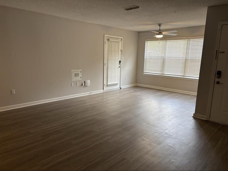 2 bedroom apartment!!