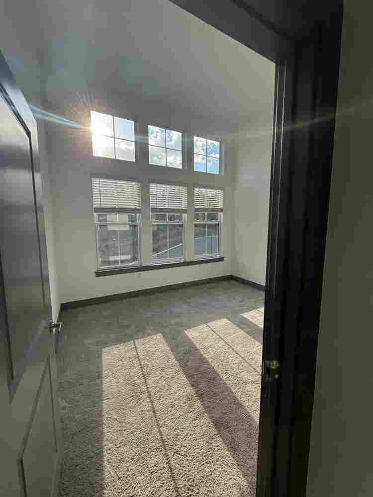 Luxury Modern 1-Bedroom Apartment
