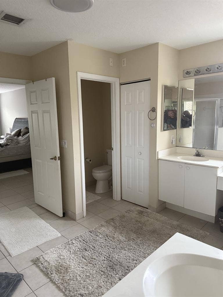 Master suite for rent