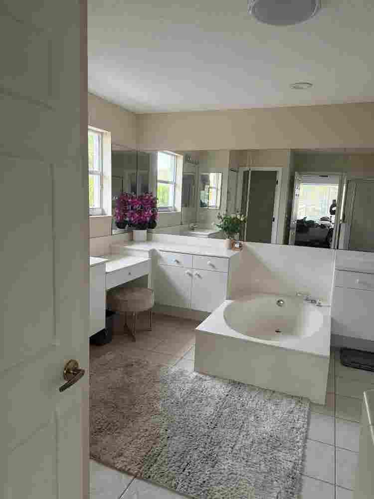 Master suite for rent