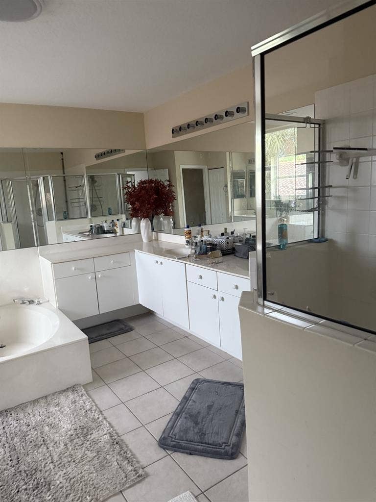 Master suite for rent