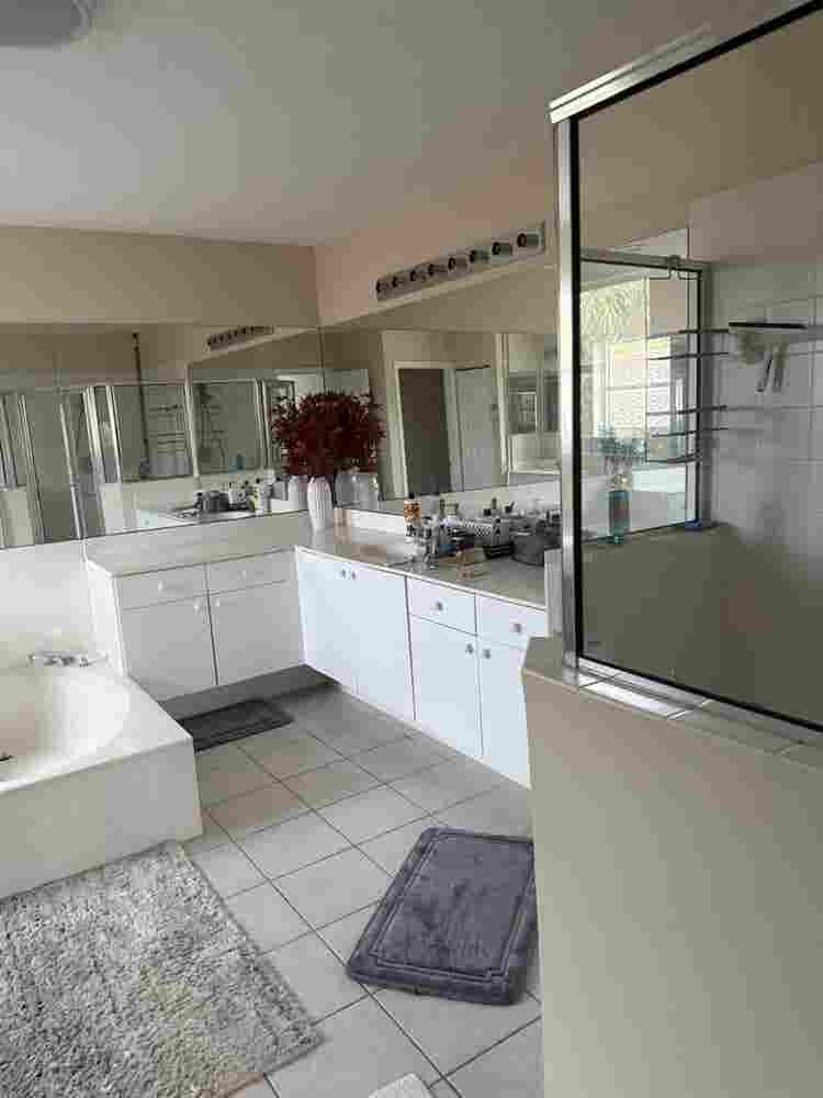 Master suite for rent