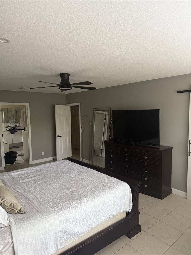 Master suite for rent