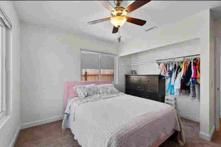 Individual Room w/ Shared Bathroom
