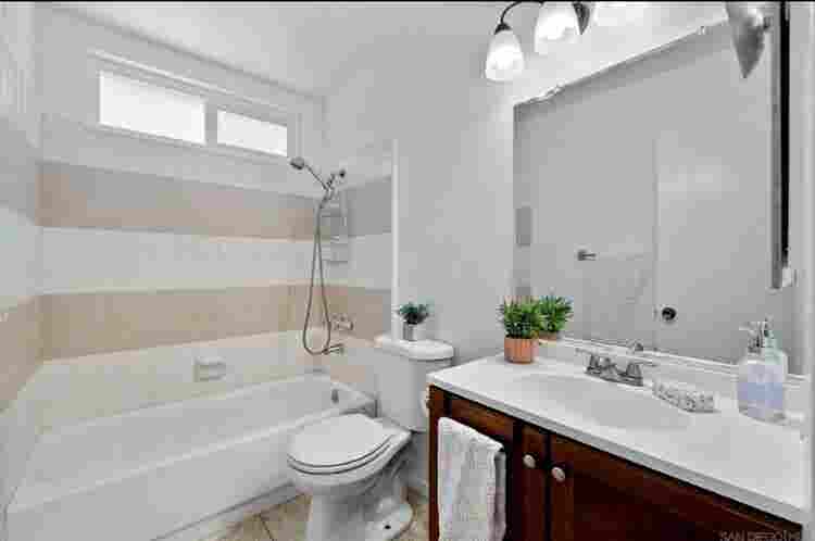 Individual Room w/ Shared Bathroom