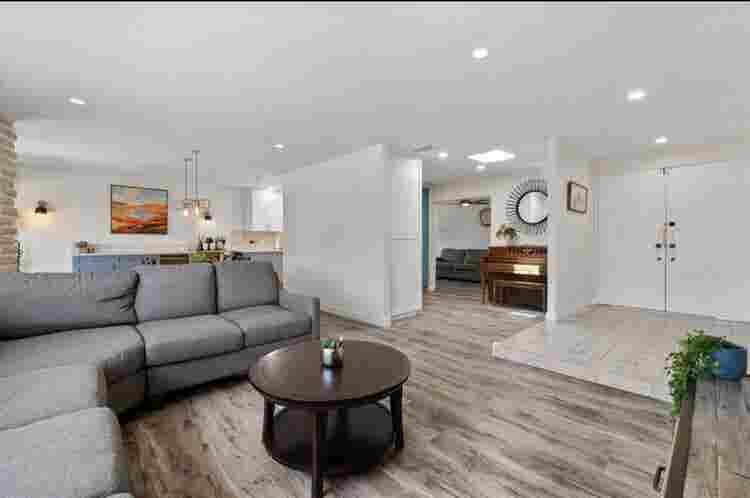 Individual Room w/ Shared Bathroom