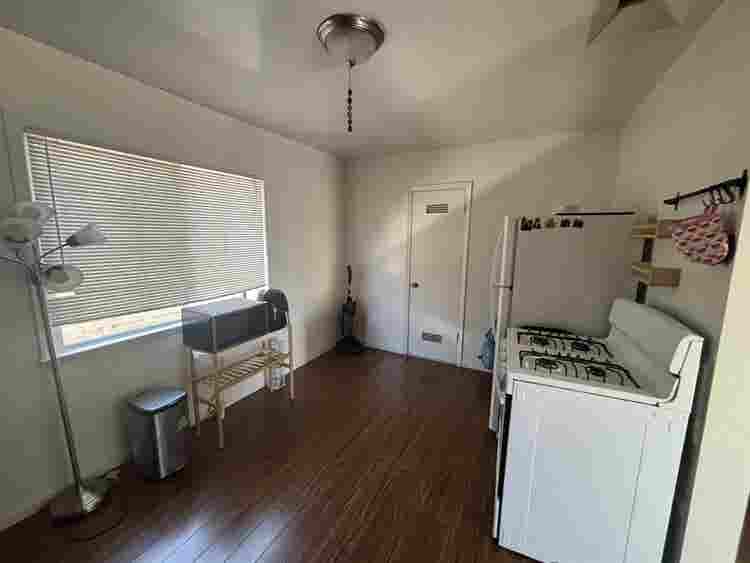 bath furnished