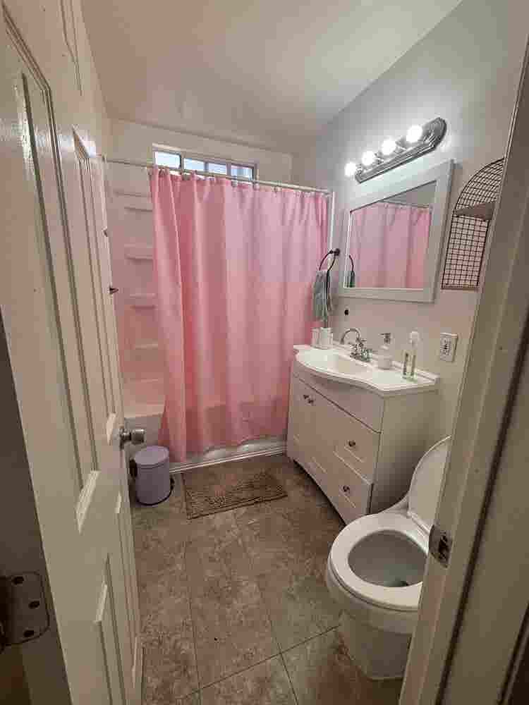 bath furnished